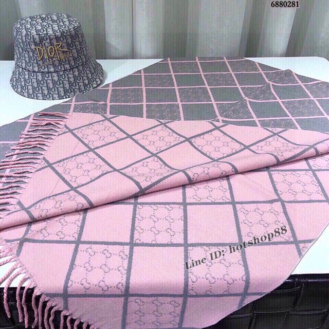 Gucci古奇專櫃爆款女士菱格圍巾披肩 mmyj2261
